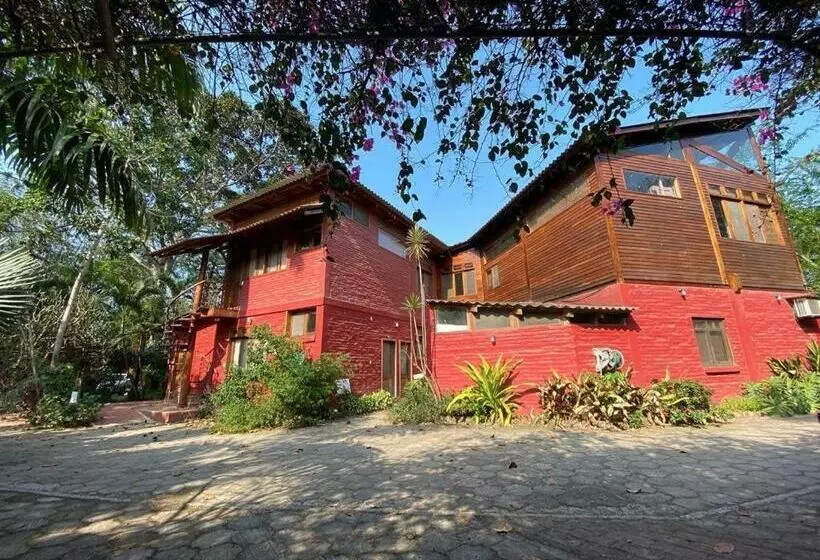 هاستل Saiananda Adventure Eco Lodge