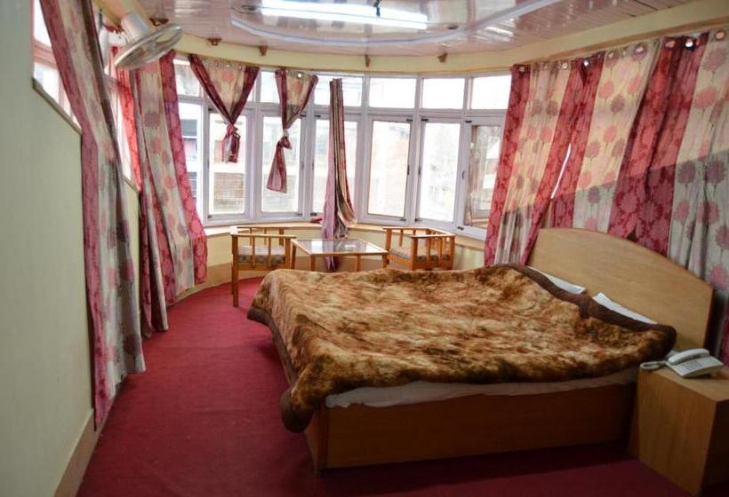 Hotelli Zippino Lal Chowk