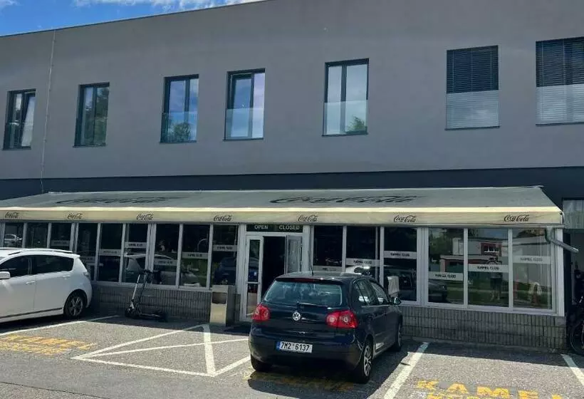 پانسیون Kamel Club Restaurace A Penzion