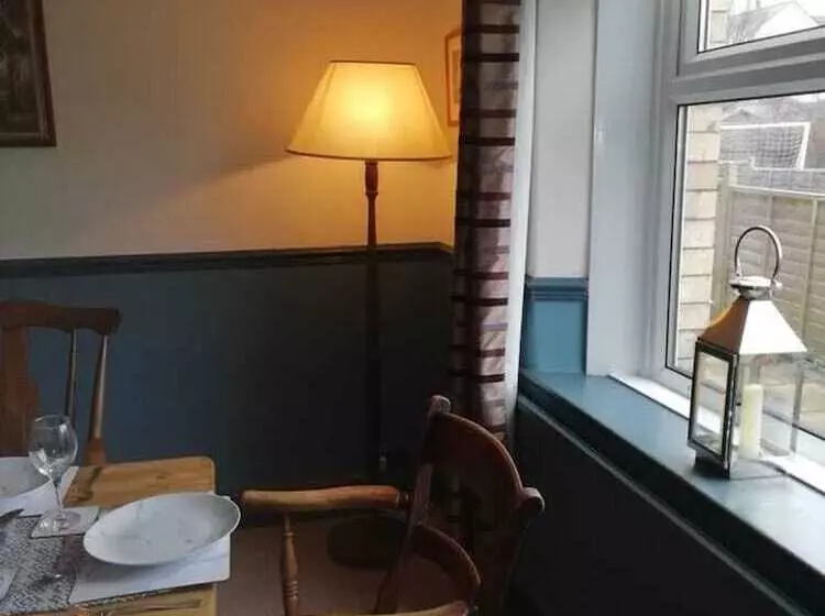 Cosy, Spacious 2 Bed Cottage In Watchet, Somerset