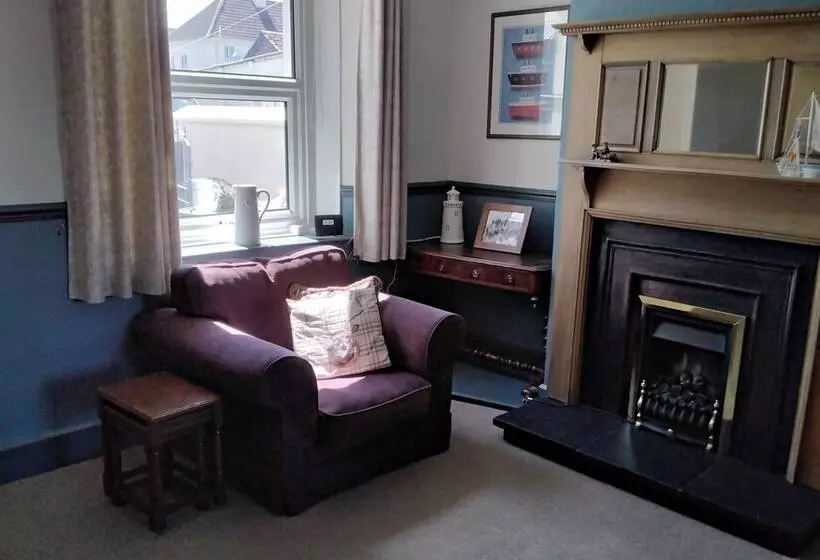 Cosy, Spacious 2 Bed Cottage In Watchet, Somerset