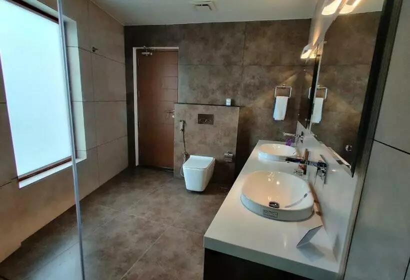 Florida Airport Hotel Kochi