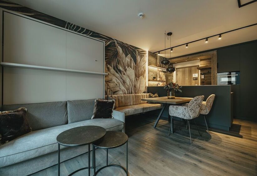 Black Eagle Luxury Appartements