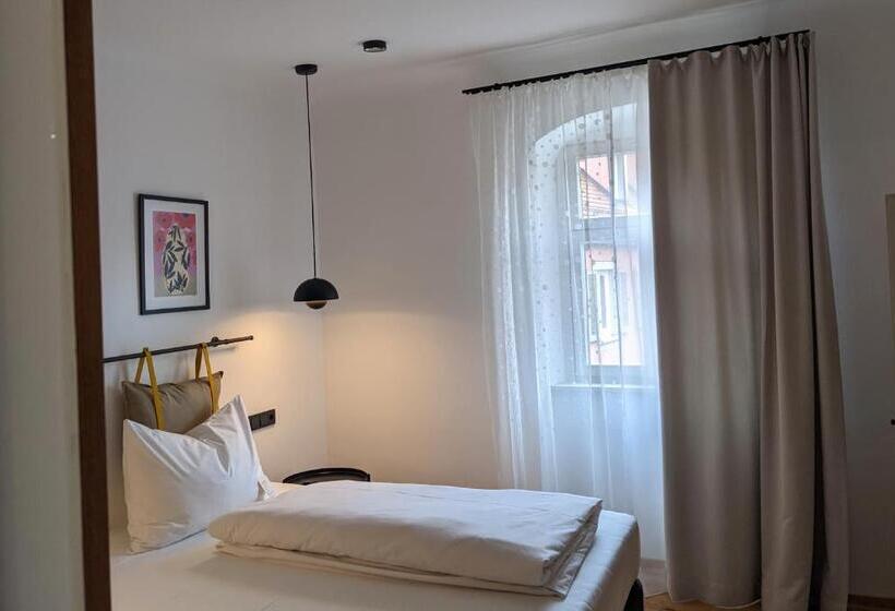 ホテル Weingut Bernard