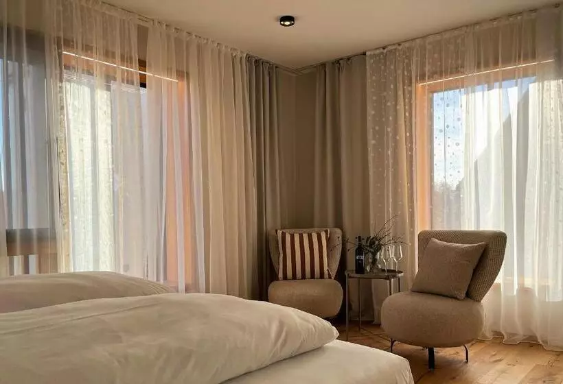 Hotelli Weingut Bernard