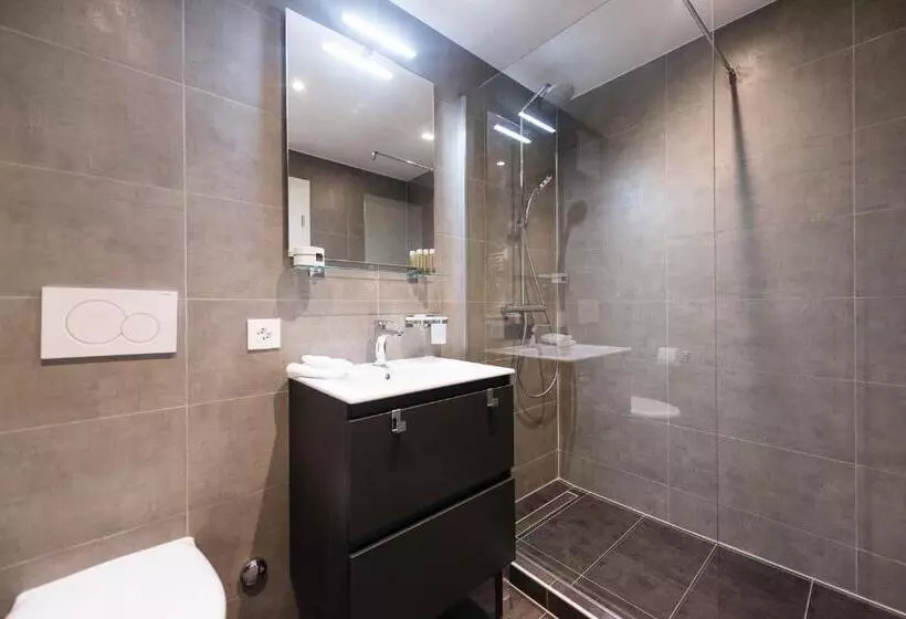 هتل Ambassador Boutique