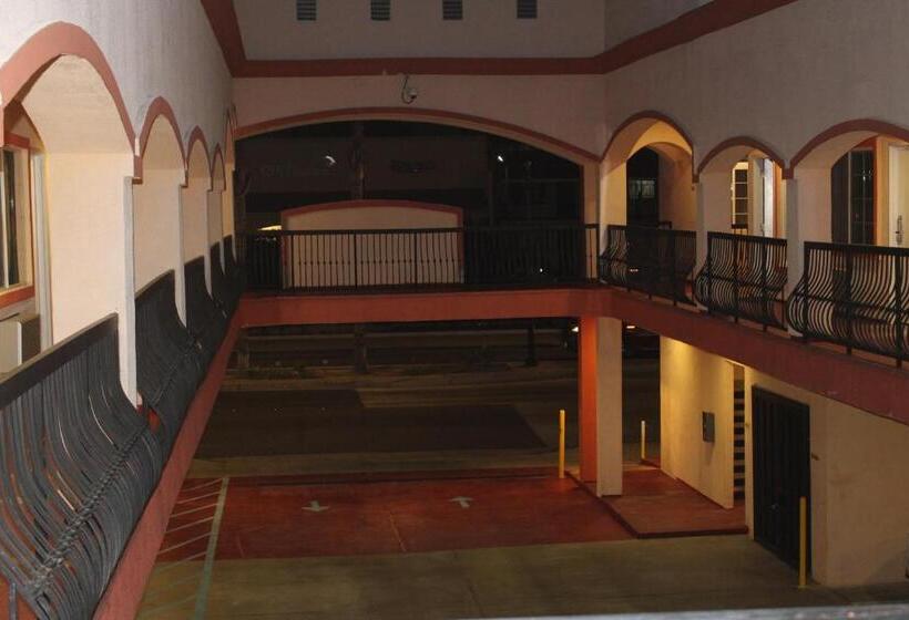 호텔 Erth Inn By Aga Maywood