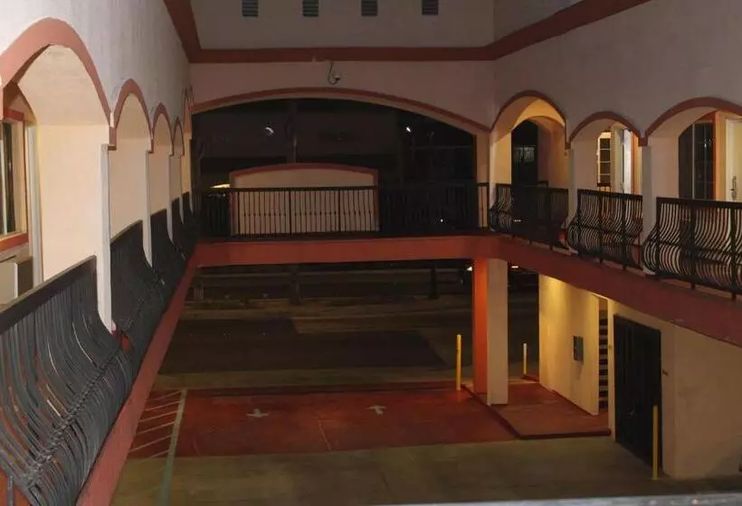 酒店 Erth Inn By Aga Maywood