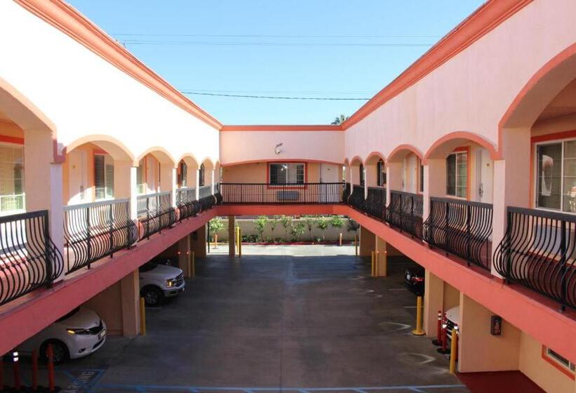 호텔 Erth Inn By Aga Maywood