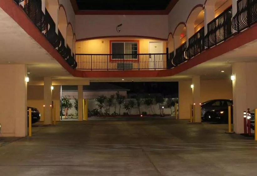 酒店 Erth Inn By Aga Maywood