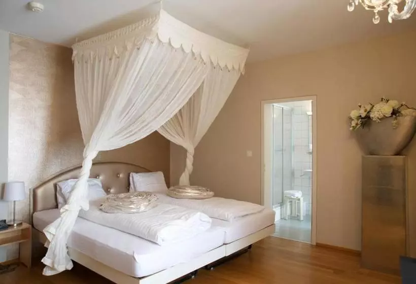 Отель Schloss Wartensee