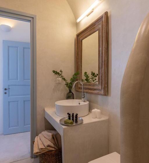 هتل Spitia Santorini Villa Collection