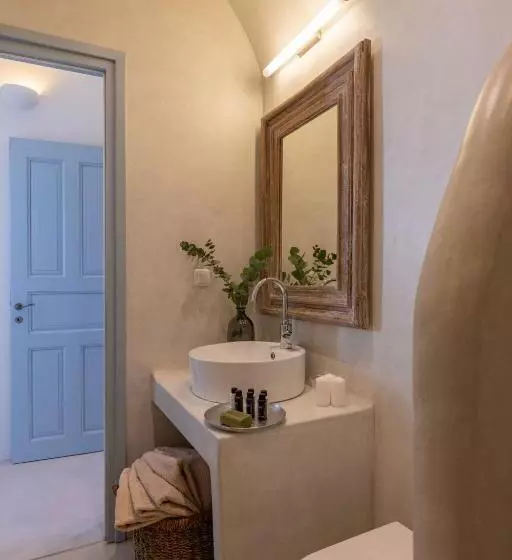 هتل Spitia Santorini Villa Collection