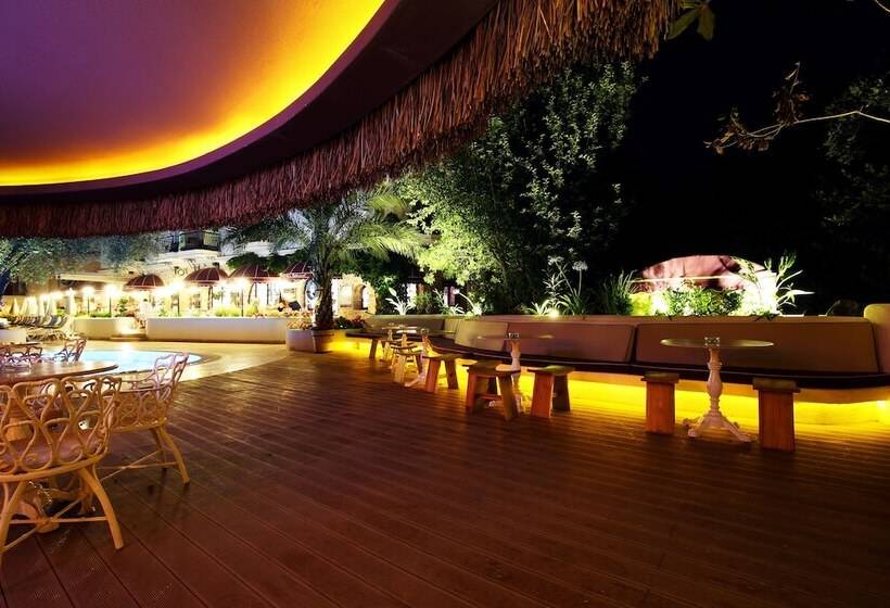 The Pinehill Hotel & Suites