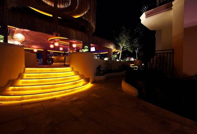 The Pinehill Hotel & Suites