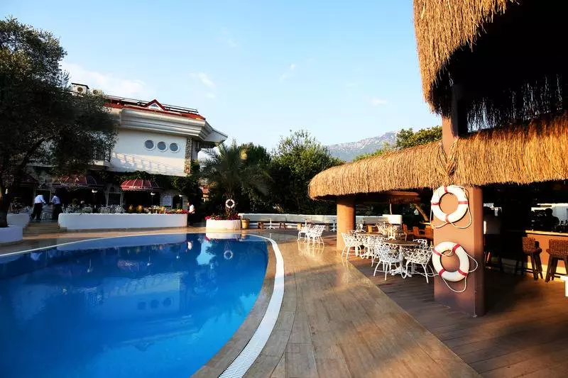 The Pinehill Hotel & Suites