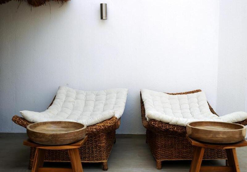 The Pinehill Hotel & Suites