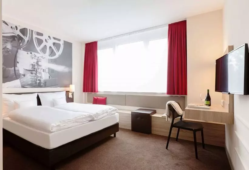 בית מלון כפרי Vienna House Easy By Wyndham München