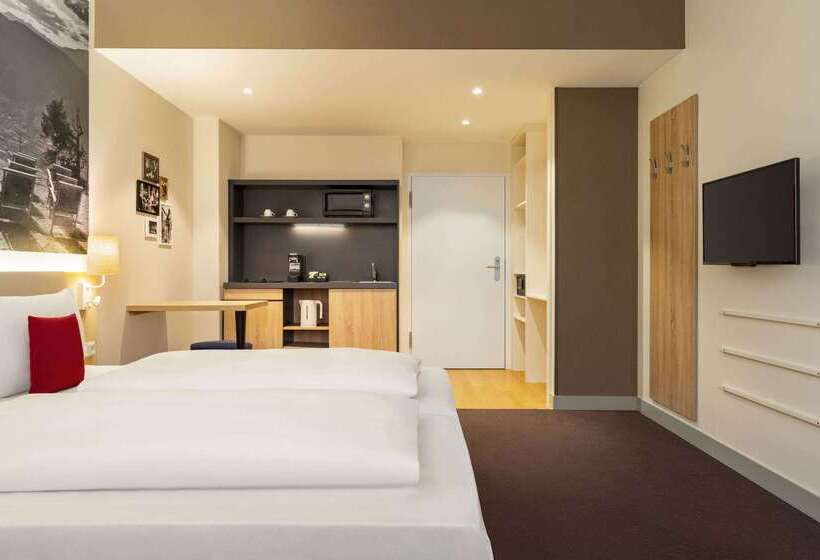 בית מלון כפרי Vienna House Easy By Wyndham  München