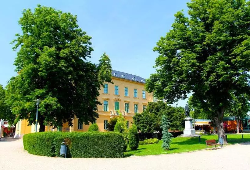 إقامة Ipoly  Boutique Rooms & Suites