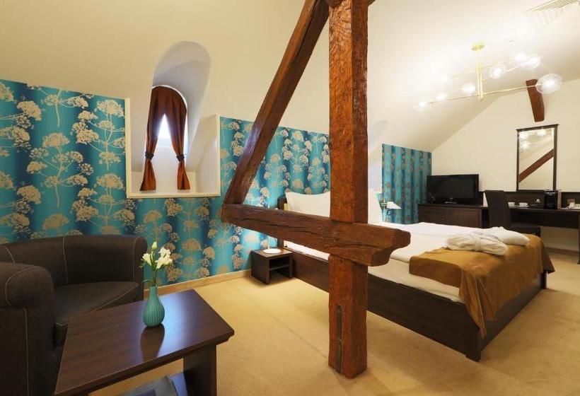 住所 Ipoly Boutique Rooms & Suites