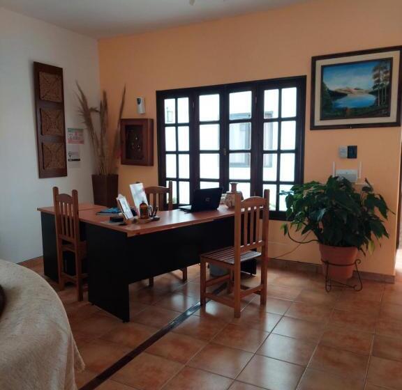 پانسیون Hostal Tierra Del Sol