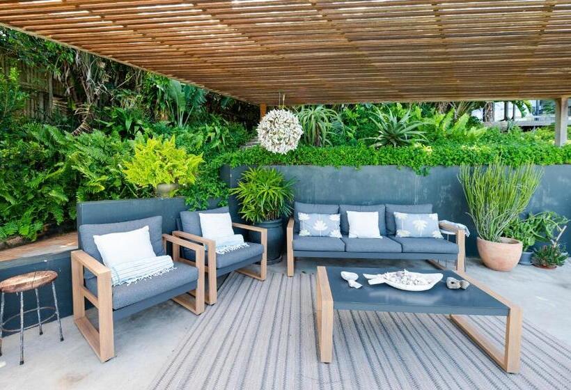 פנסיון The Beach Bungalow