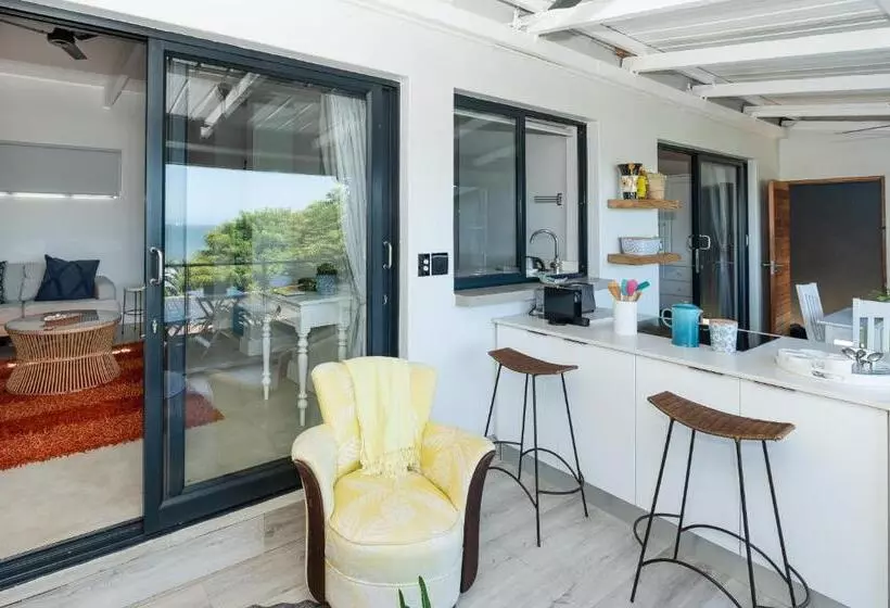 ペンション The Beach Bungalow