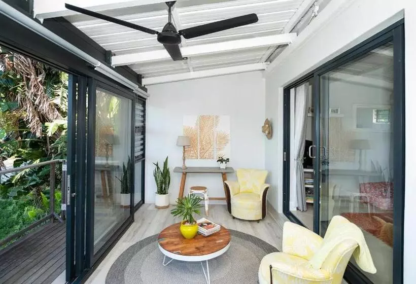 ペンション The Beach Bungalow