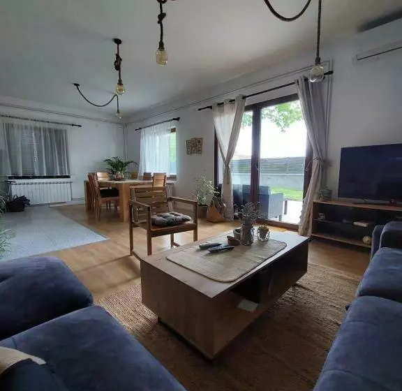 پانسیون Che Private Rooms Banovci
