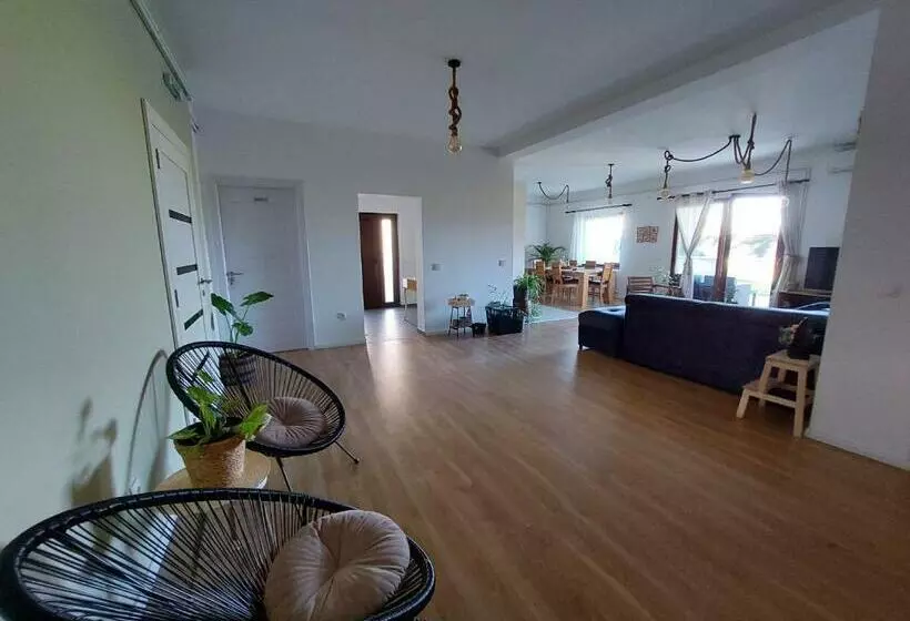 پانسیون Che Private Rooms Banovci