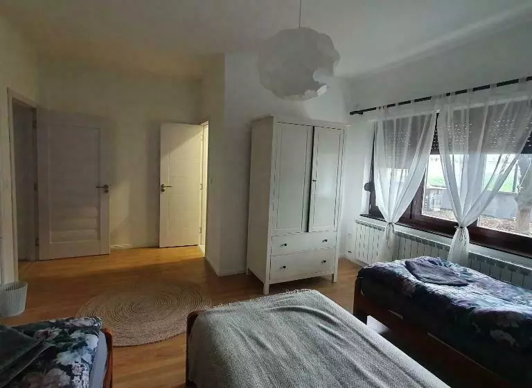 پانسیون Che Private Rooms Banovci