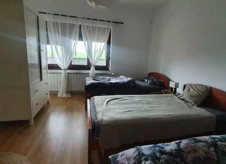 پانسیون Che Private Rooms Banovci