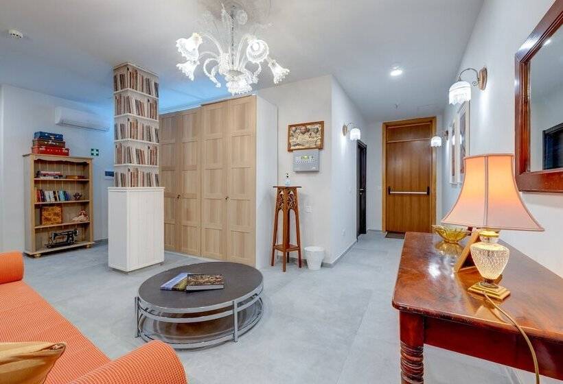 پانسیون Sliema Creek Suites