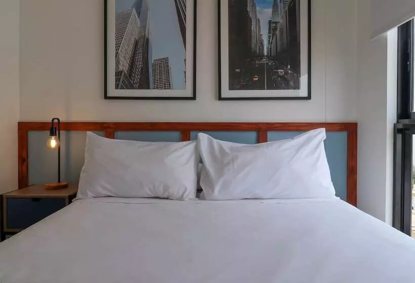 Bright 2br Duplex In Miraflores