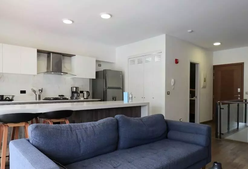 Bright 2br Duplex In Miraflores