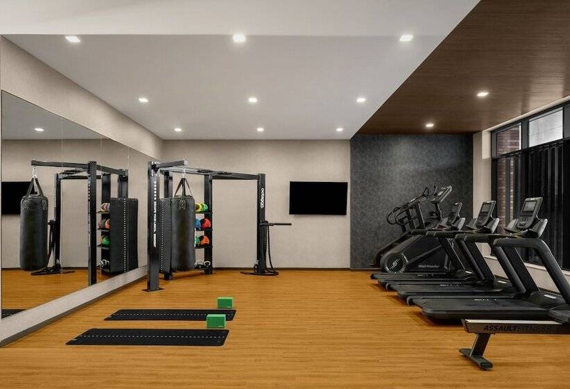 Ac Hotel By Marriott Vancouver Waterfront