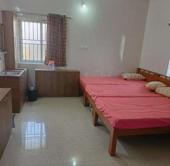 בית מלון כפרי Sri Lakshmi Residency