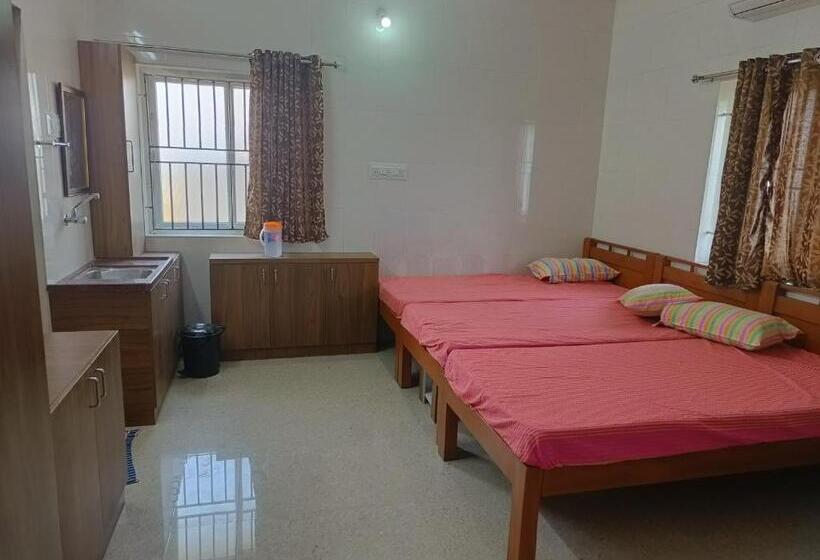 בית מלון כפרי Sri Lakshmi Residency