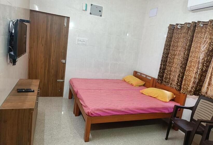 בית מלון כפרי Sri Lakshmi Residency