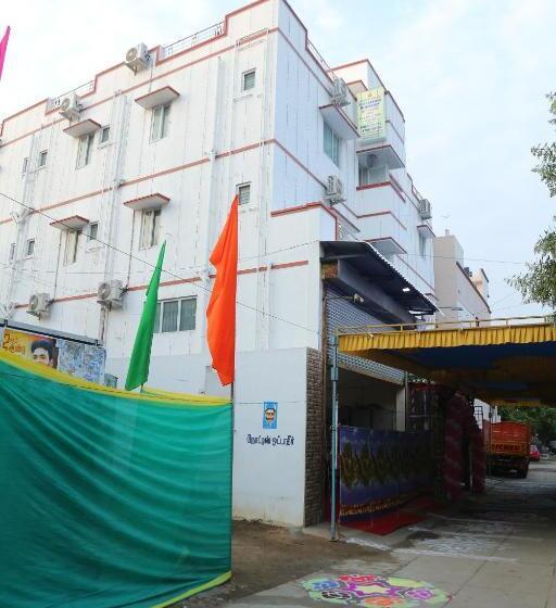 בית מלון כפרי Sri Lakshmi Residency