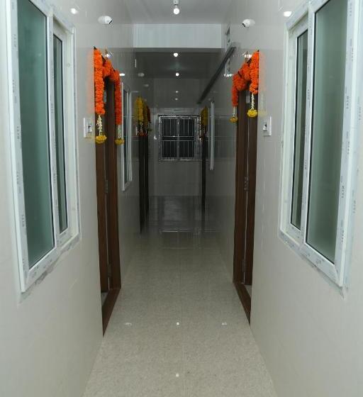 בית מלון כפרי Sri Lakshmi Residency