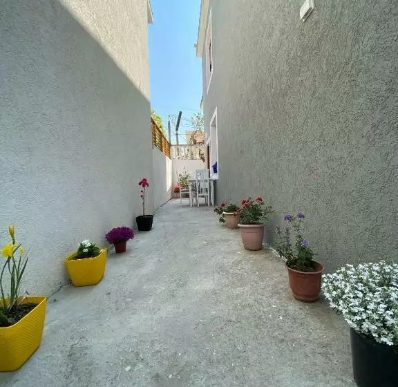 پانسیون Sunny Guest House