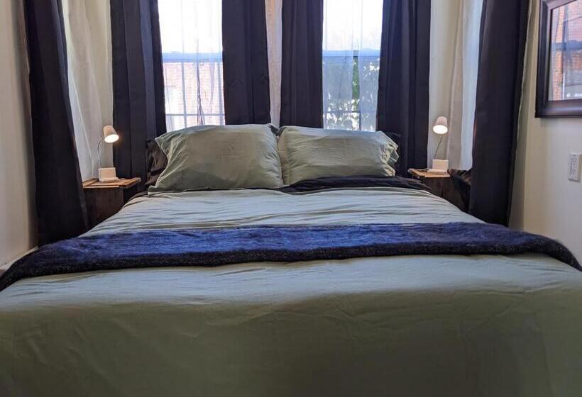 בית מלון כפרי Pink Flamingo