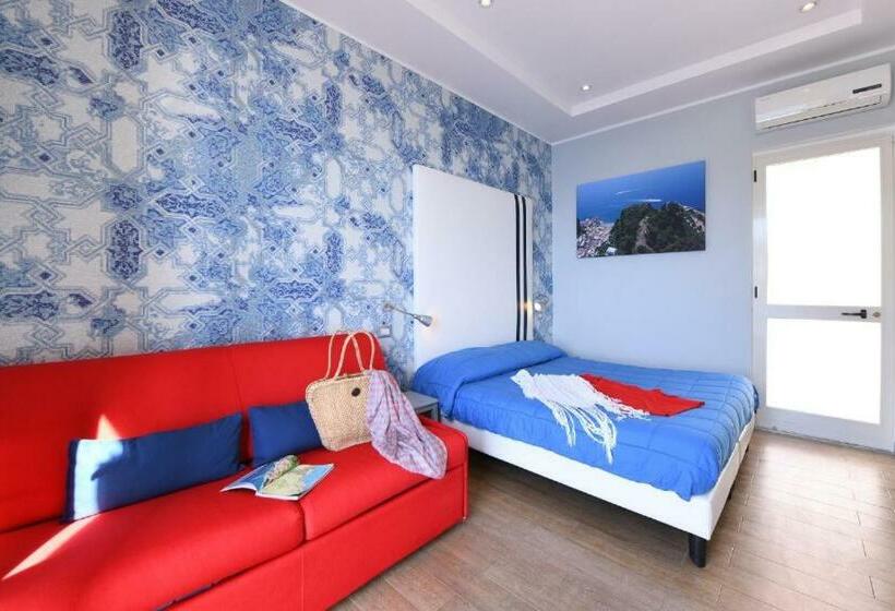 Пансион La Stanza Sul Porto Di Amalfi Camera Piccina Piccina Con Bagno Privato E Terrazzino Vista Mare