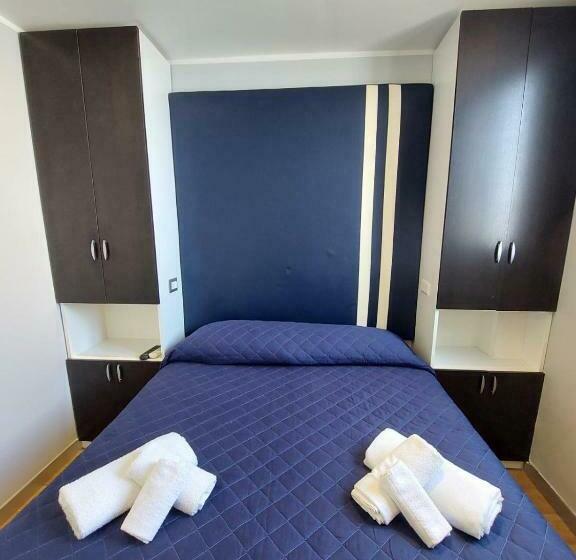 Пансион La Stanza Sul Porto Di Amalfi Camera Piccina Piccina Con Bagno Privato E Terrazzino Vista Mare