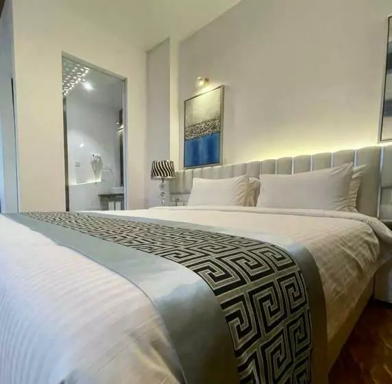 هتل Empyrean Dhaka City Centre