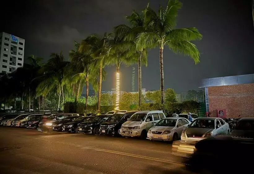 هتل Empyrean Dhaka City Centre