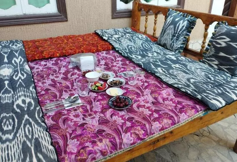 پانسیون Nastarin