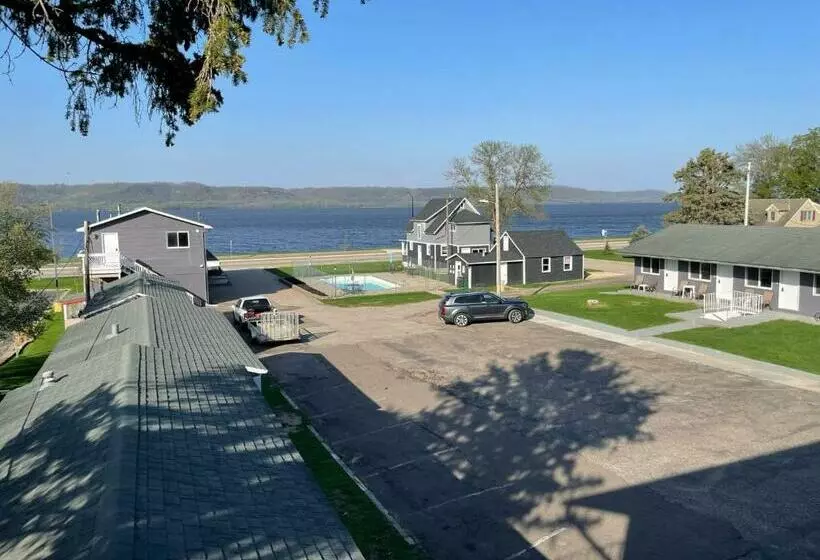 Retkeilymaja Double Room